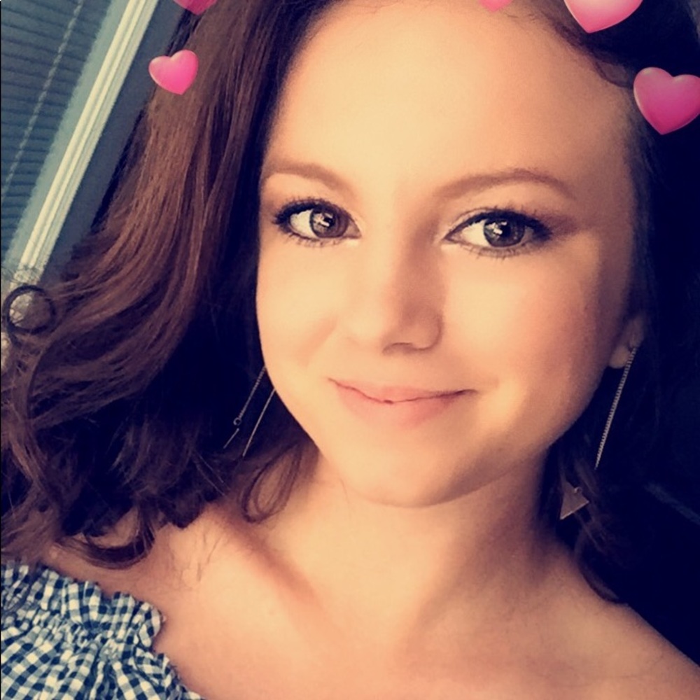 Meet your Posher, Lydia
